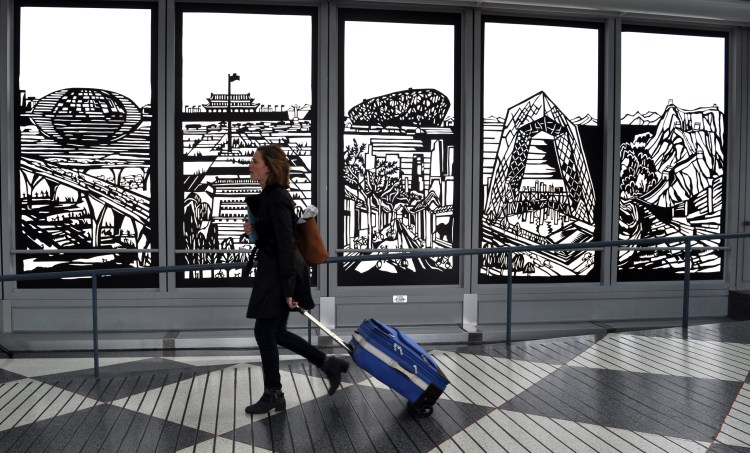 Chinese paper cuts. Image Courtesy : Chicago Department of Aviation 