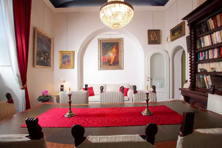 Image Courtesy : Airbnb